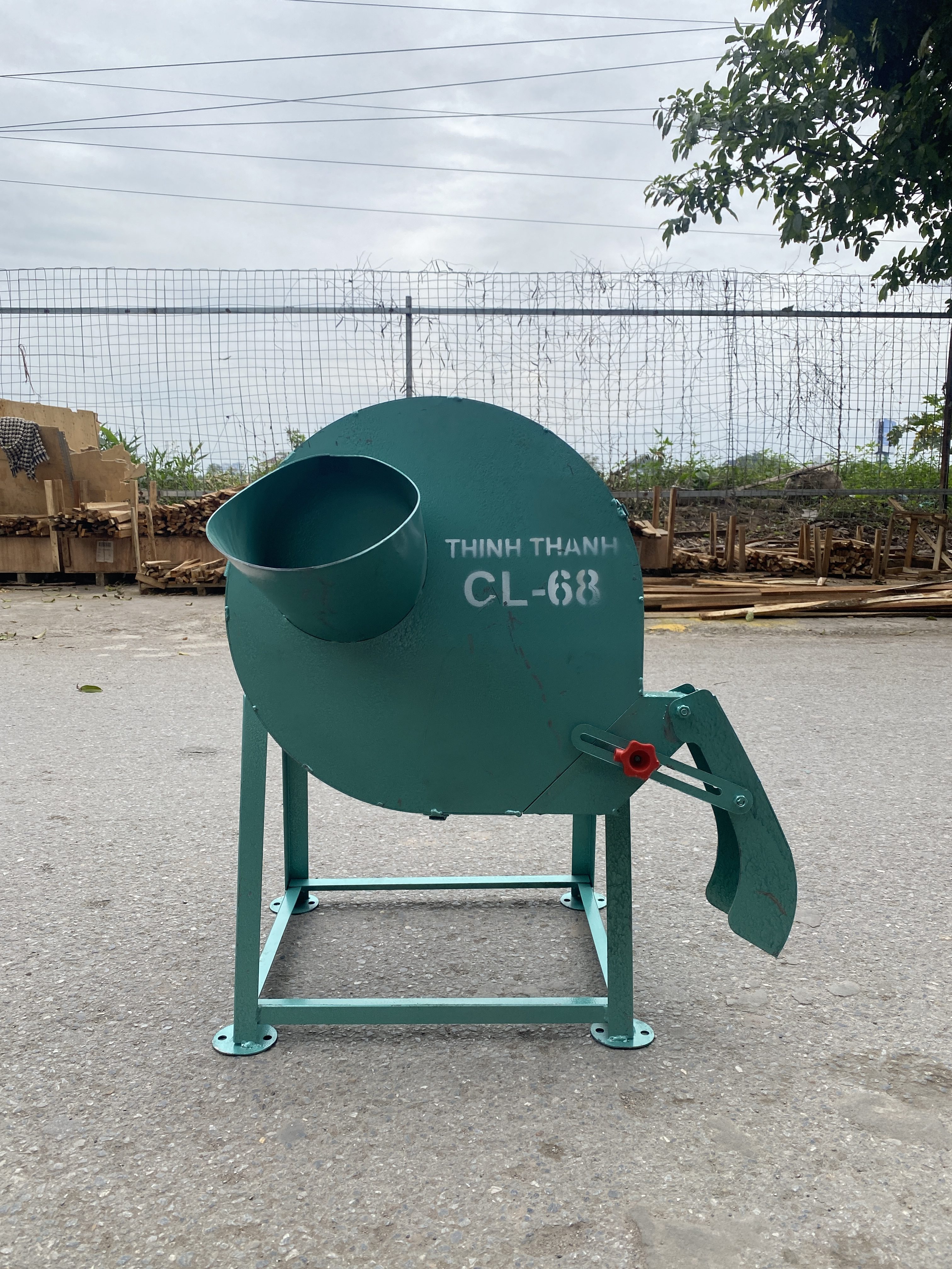 máy băm cỏ
